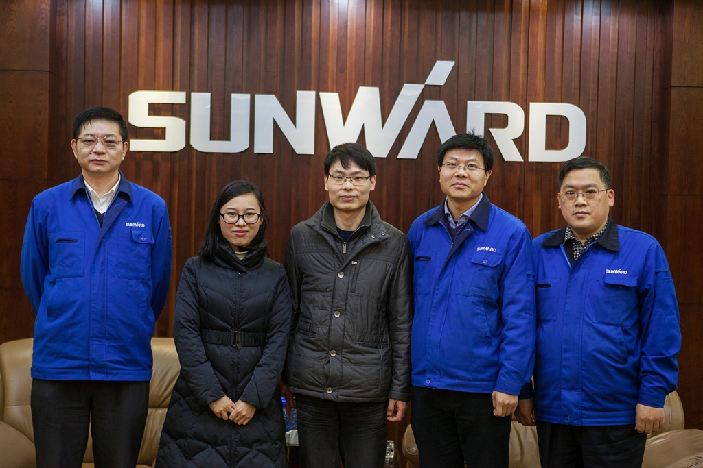 市科协领导莅临米兰体育·米兰(中国)智能慰问困难科技工作者
