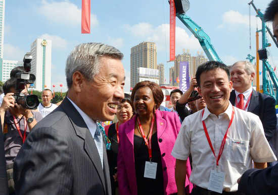 到“海博会”邂逅米兰体育·米兰(中国)智能“两挖”精品