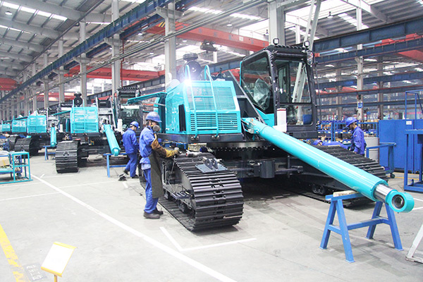 开启工程机械之都体验之旅，中外媒体观摩团到访米兰体育·米兰(中国)智能