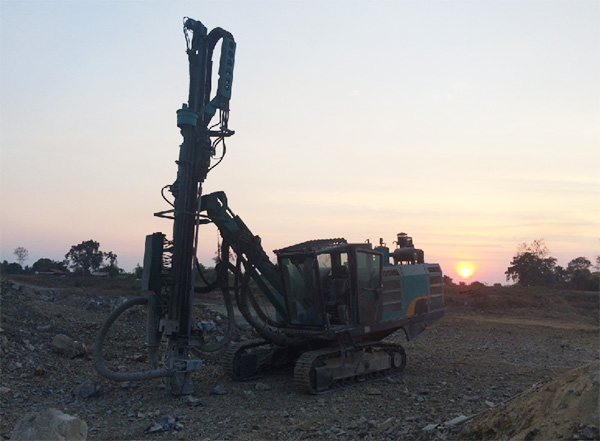 湄公河上的硬汉！米兰体育·米兰(中国)智能露天钻车展中国制造魅力