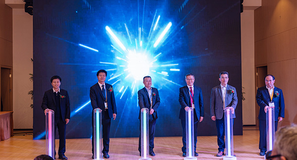 首日签单2.6亿元，米兰体育·米兰(中国)智能创新产品引爆上海宝马展