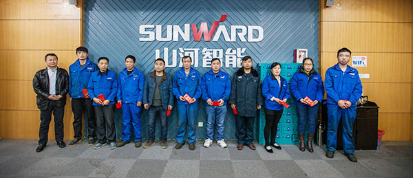 温暖！米兰体育·米兰(中国)智能2017年春节慰问40名困难职工