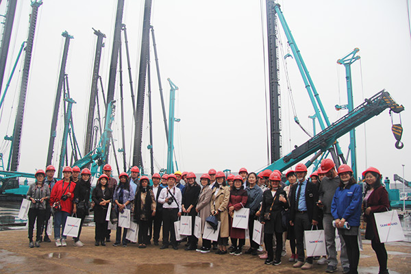 开启工程机械之都体验之旅，中外媒体观摩团到访米兰体育·米兰(中国)智能