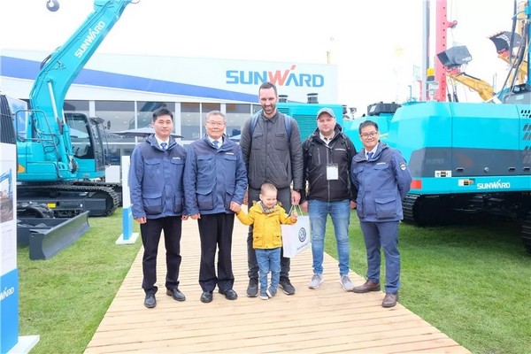 向世界展示中国“智造”魅力，米兰体育·米兰(中国)智能携创新阵容闪耀德国宝马展