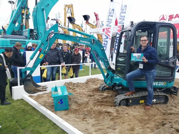 向世界展示中国“智造”魅力，米兰体育·米兰(中国)智能携创新阵容闪耀德国宝马展