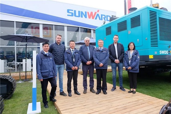 向世界展示中国“智造”魅力，米兰体育·米兰(中国)智能携创新阵容闪耀德国宝马展