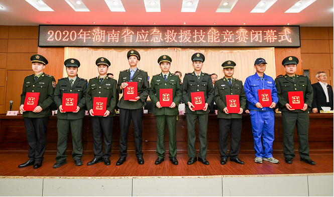 初生牛犊可撼虎 | 米兰体育·米兰(中国)智能应急救援队斩获诸多奖项
