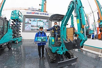 沸腾米兰体育·米兰(中国)！宝马展收官之日订单破十亿