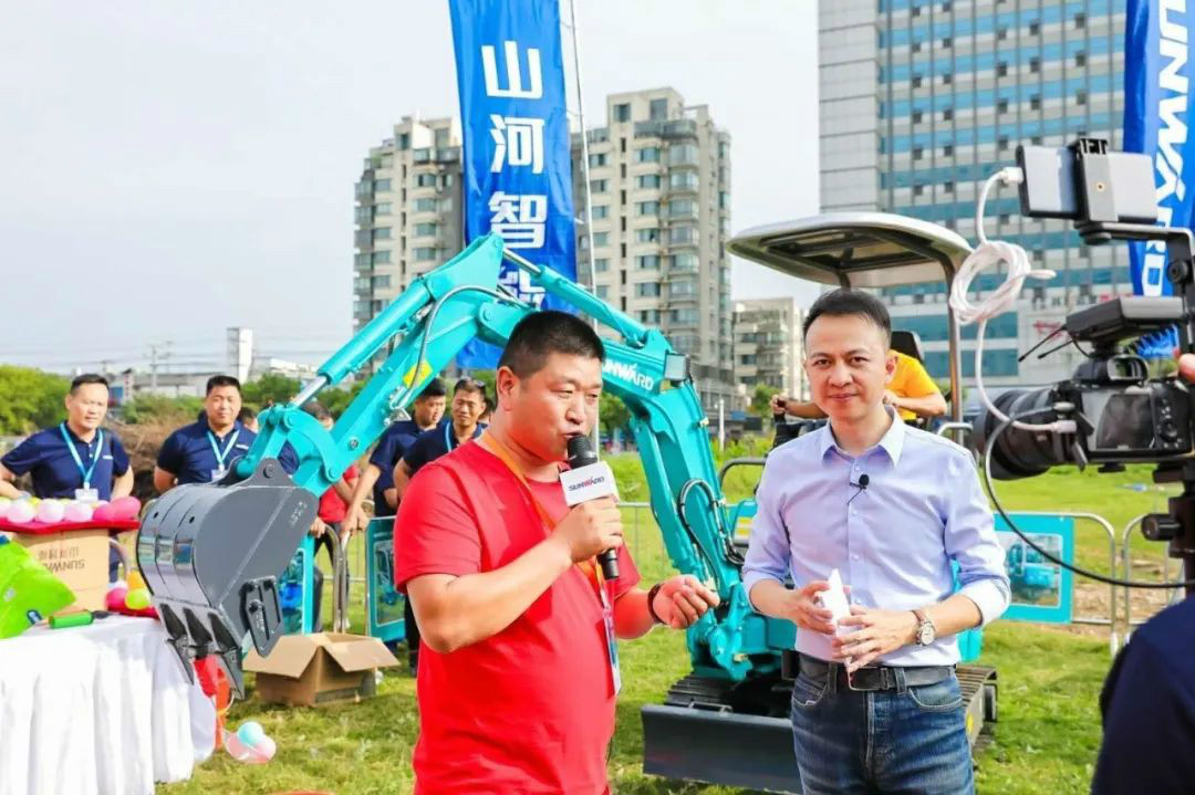 2020全球微挖大会 米兰体育·米兰(中国)智能精品微挖赢得满堂彩