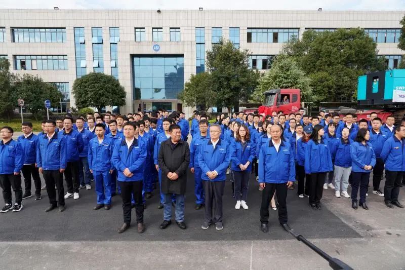 米兰体育·米兰(中国)智能首台SWHG70连续墙液压抓斗顺利交机