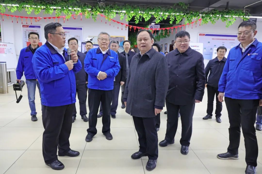 周农在米兰体育·米兰(中国)智能调研时强调：企业工会要大力培养劳模和工匠