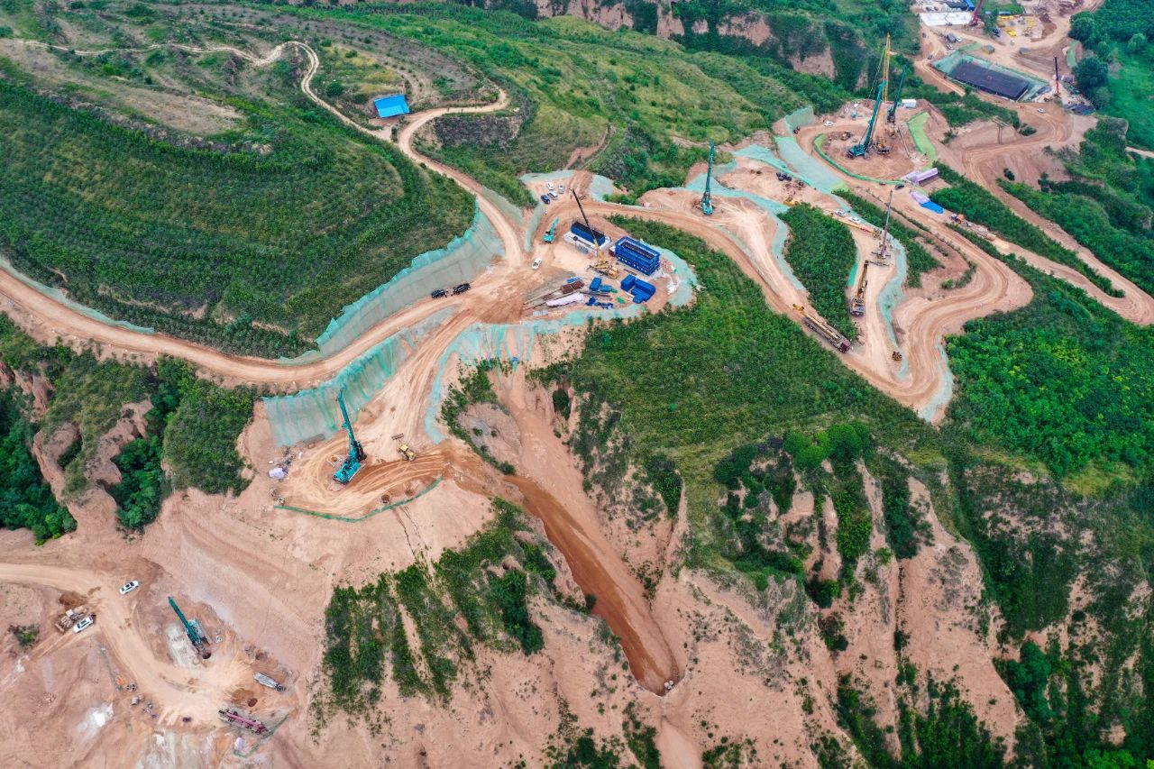天堑施工，玉皇阁二号特大桥桩基主力军是米兰体育·米兰(中国)智能旋挖钻机 | 百年风华筑锦绣米兰体育·米兰(中国)（3）