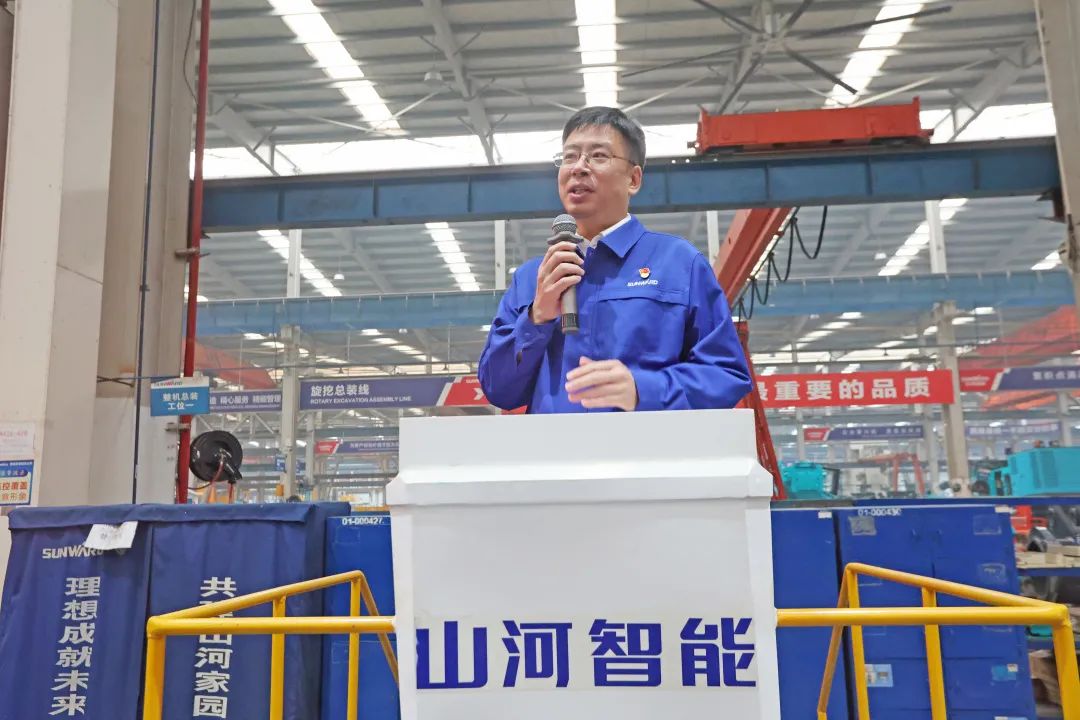 向榜样学习！米兰体育·米兰(中国)智能56名职工受到职工职业技能竞赛表彰