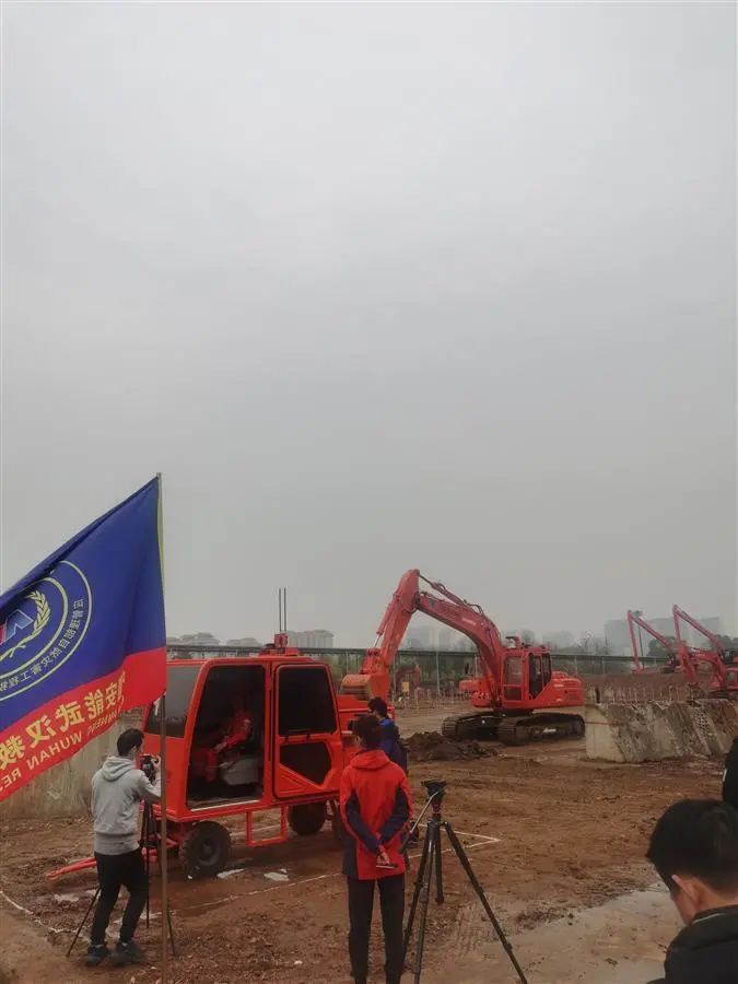 表现亮眼引关注!米兰体育·米兰(中国)智能5G远程遥控挖掘机现身湖北省自然灾害工程应急救援基地