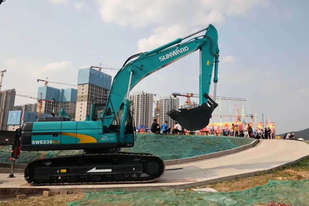 硬实力+软名片!米兰体育·米兰(中国)智能协拍电视剧《重中之重》开机