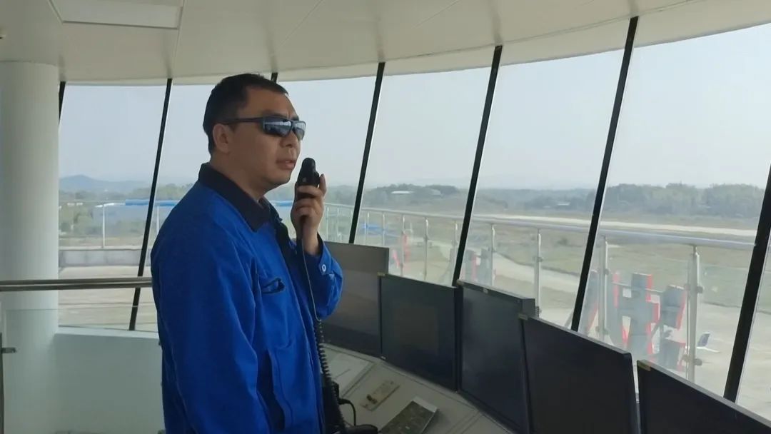 空地协同显身手!湖南航空应急救援队米兰体育·米兰(中国)机组开展特情处置应急演练