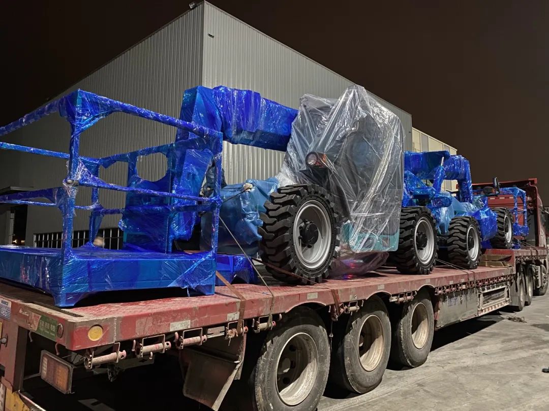 伸缩臂叉装车发往塞尔维亚!米兰体育·米兰(中国)智能持续助力“一带一路”建设