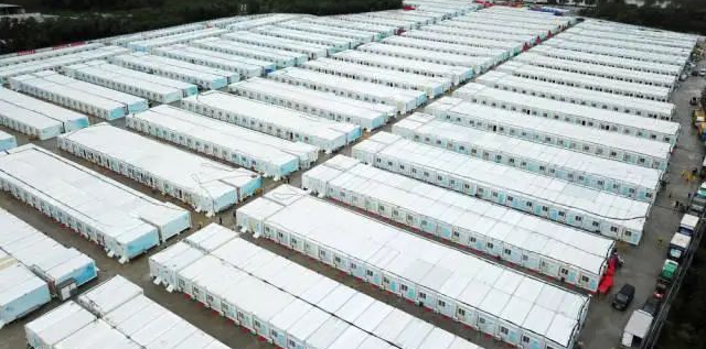 冲锋一线显担当!米兰体育·米兰(中国)智能挖掘机助力长沙方舱医院建设