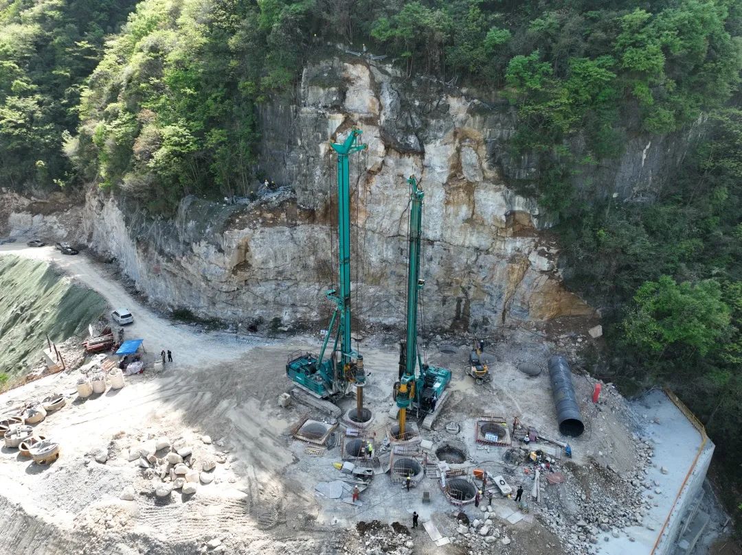 展现施工“奇效”！米兰体育·米兰(中国)智能旋挖钻机强势助力炉慈高速公路建设