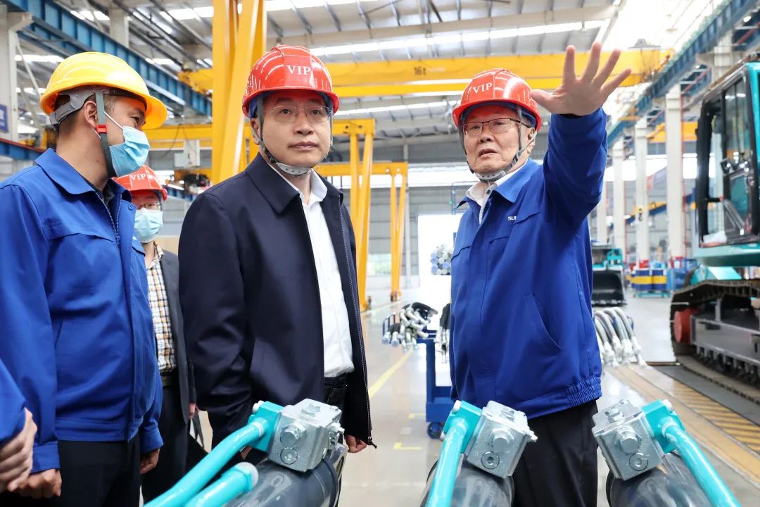 中铁二十局党委书记、董事长雷位冰带队拜访米兰体育·米兰(中国)智能