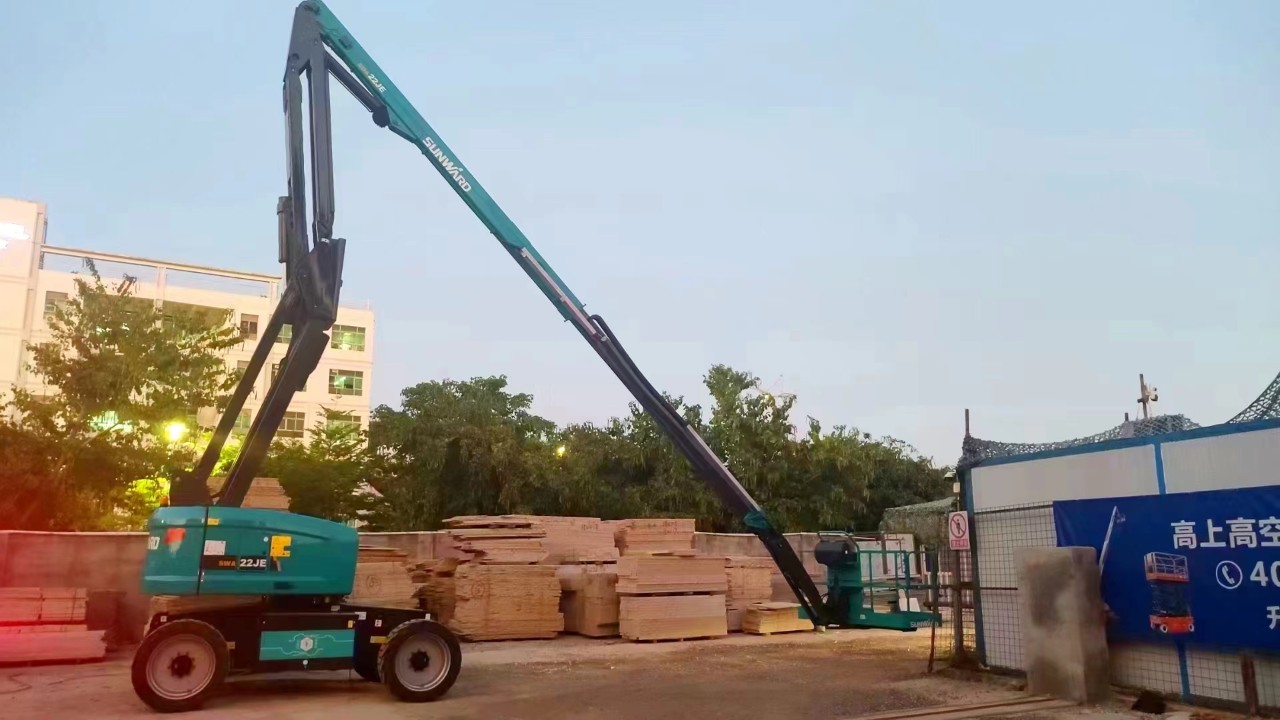 正式“上岗”！米兰体育·米兰(中国)智能首台电动曲臂式高空作业平台入驻华南市场