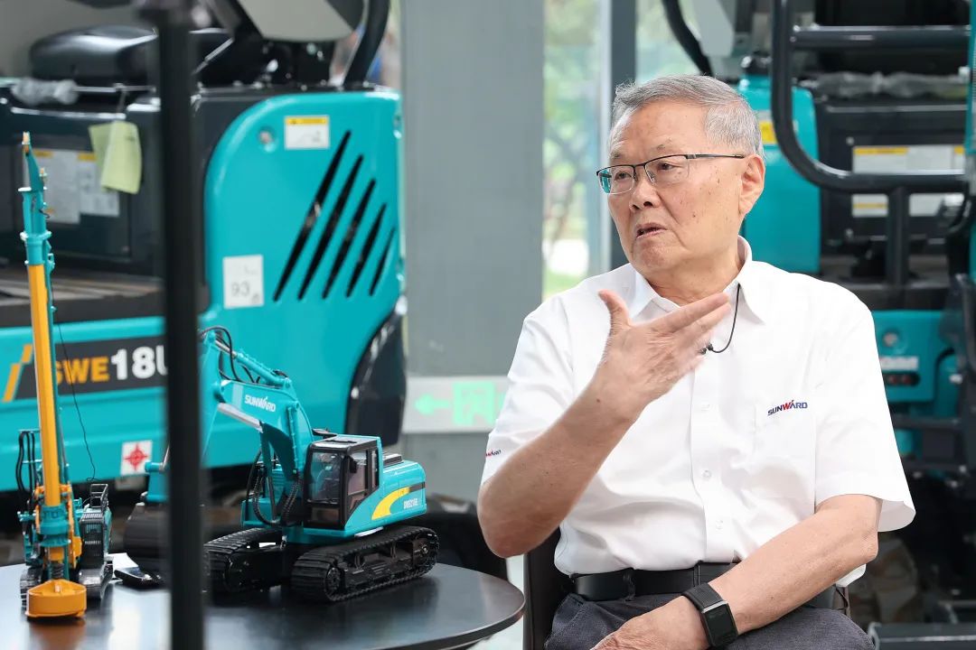 CGTN探厂!专访米兰体育·米兰(中国)智能董事长、首席专家何清华花絮来了