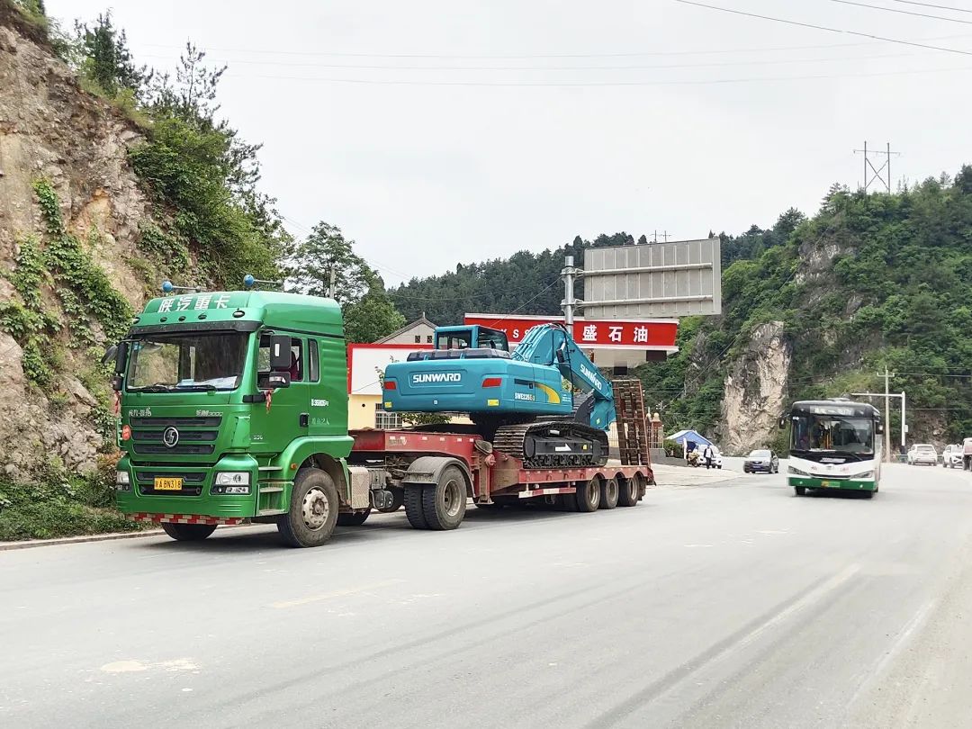 三员米兰体育·米兰(中国)挖机“悍将”收服“铁粉”一枚，凭什么？