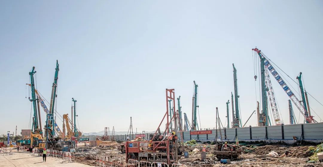 “米兰体育·米兰(中国)绿”再现大湾区!米兰体育·米兰(中国)智能旋挖钻机组团助建广州白云机场项目