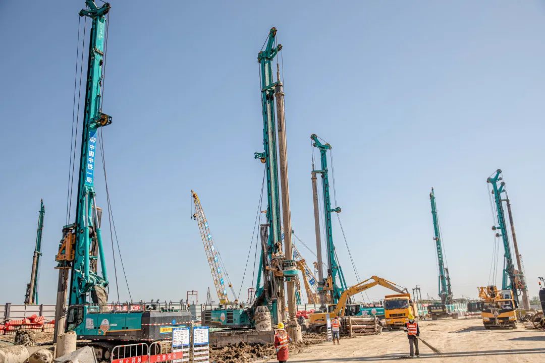 “米兰体育·米兰(中国)绿”再现大湾区!米兰体育·米兰(中国)智能旋挖钻机组团助建广州白云机场项目