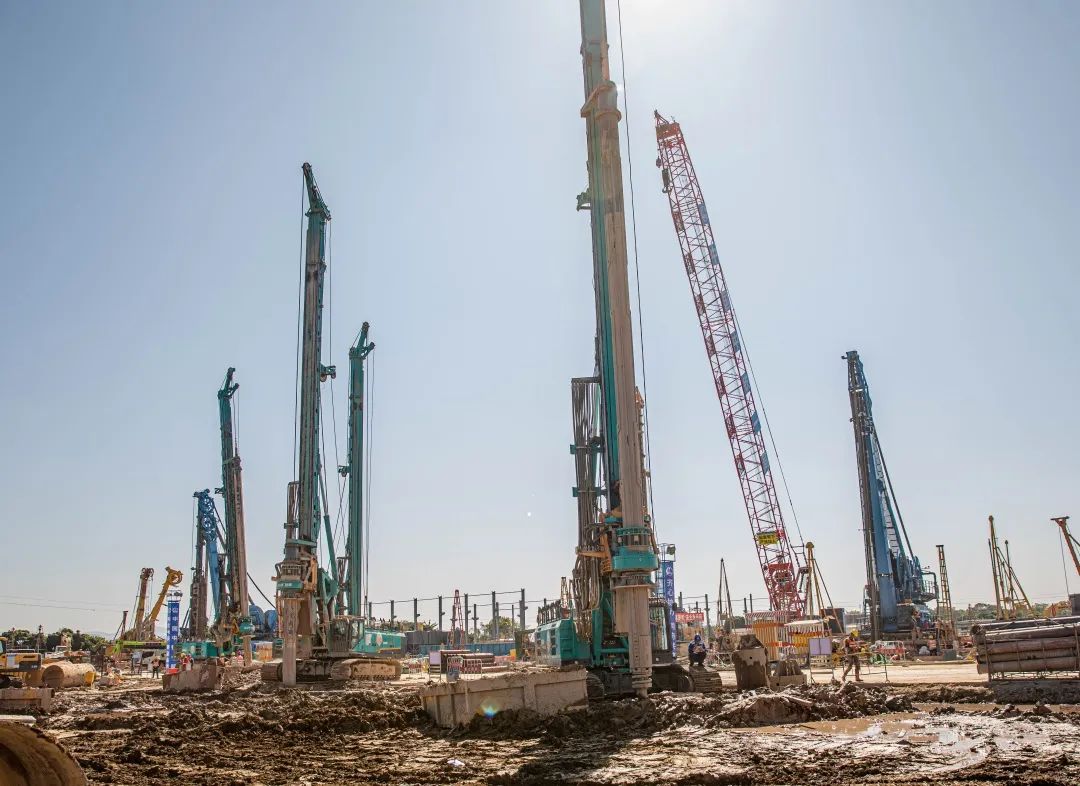 “米兰体育·米兰(中国)绿”再现大湾区!米兰体育·米兰(中国)智能旋挖钻机组团助建广州白云机场项目