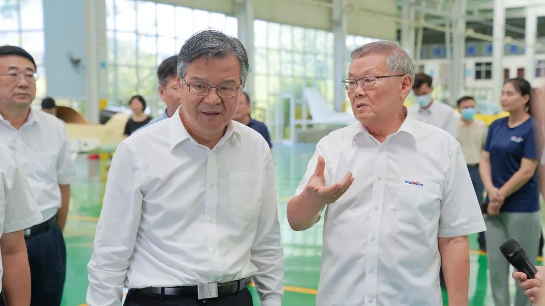 湖南省委常委、常务副省长李殿勋一行考察调研米兰体育·米兰(中国)科技