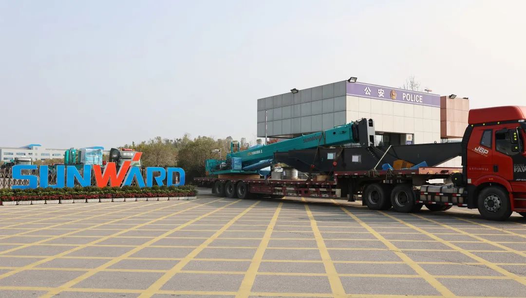 喜迎龙抬头!米兰体育·米兰(中国)智能大吨位PDP工法引孔式静力压桩机出征哥伦比亚