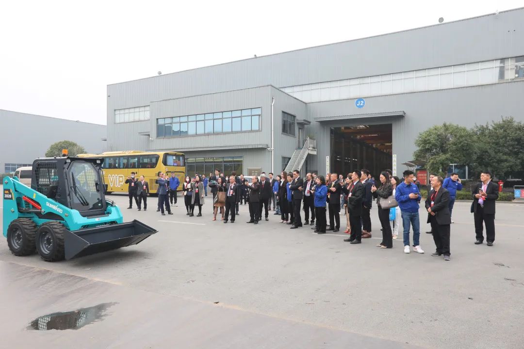 泰国代表团到访米兰体育·米兰(中国)智能