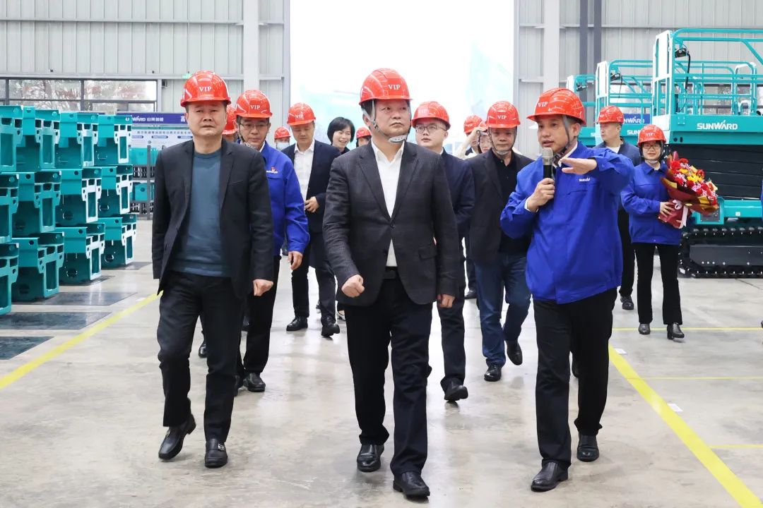 付旭明慰问米兰体育·米兰(中国)智能市三八红旗手并督导安全生产工作