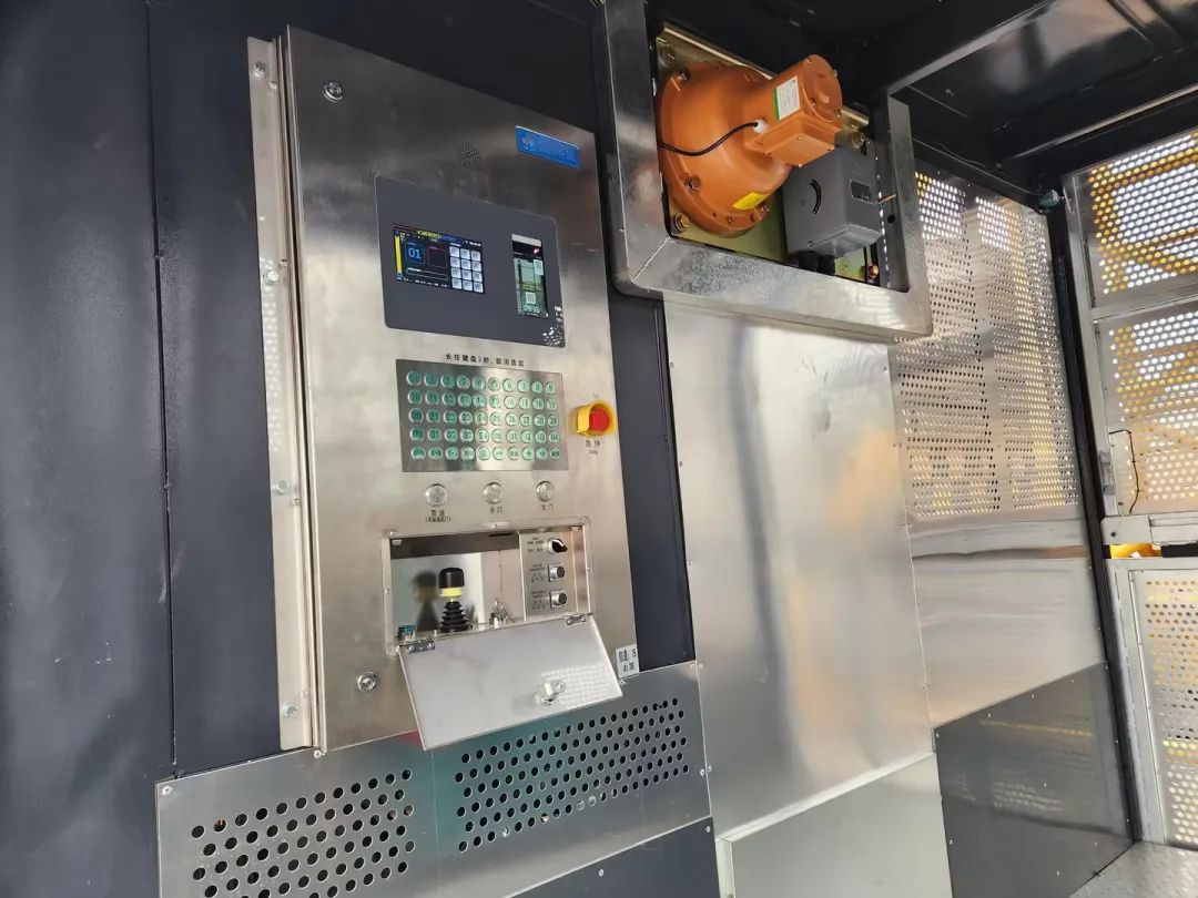 科技显能、再添新品！米兰体育·米兰(中国)江麓智能施工升降机成功下线