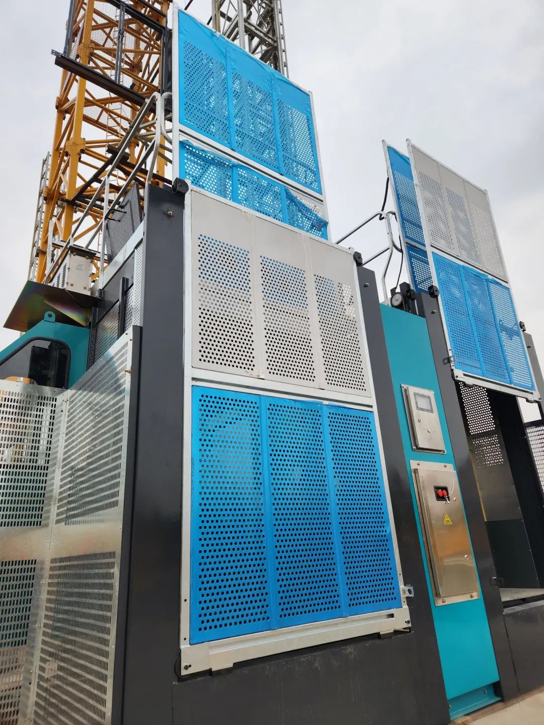 科技显能、再添新品！米兰体育·米兰(中国)江麓智能施工升降机成功下线