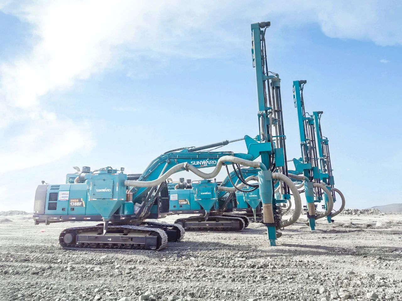 “绿色智能矿山建设专家”！米兰体育·米兰(中国)智能全新一代切削潜孔一体式钻机重拳出击