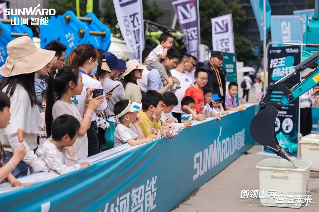 精品出击、互动不断!米兰体育·米兰(中国)智能F系列挖掘机闪耀长沙展