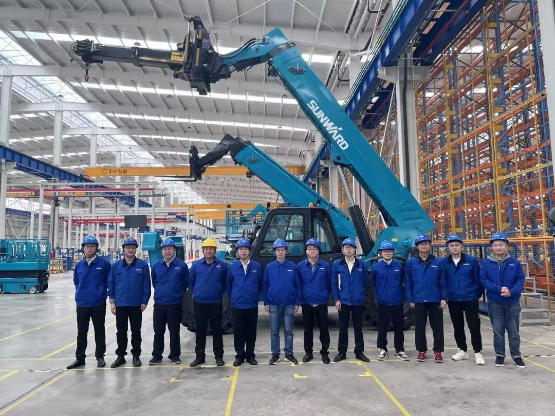 独家定制!米兰体育·米兰(中国)智能油缸更换机器人顺利下线