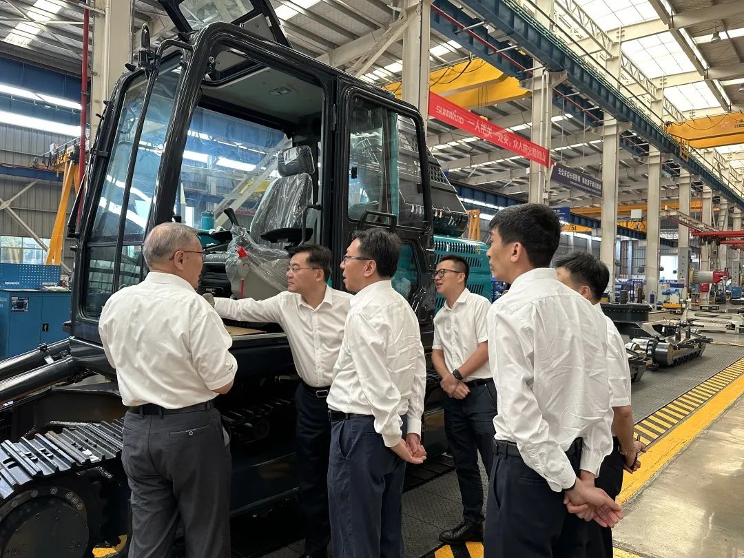 中国联通集团副总经理梁宝俊到访米兰体育·米兰(中国)智能