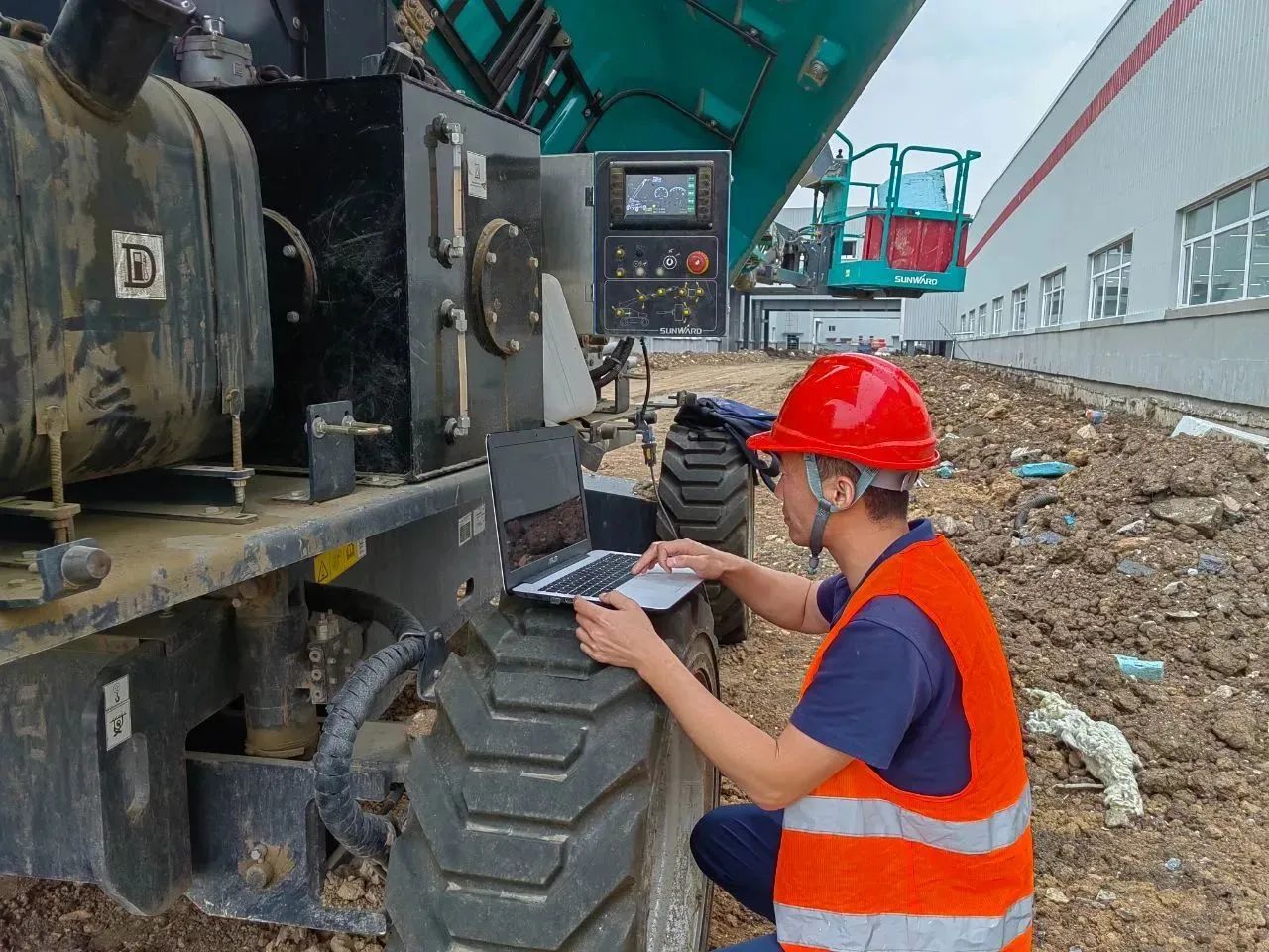 倾听客户心声!米兰体育·米兰(中国)智能高空机械“服务万里行”走进东北