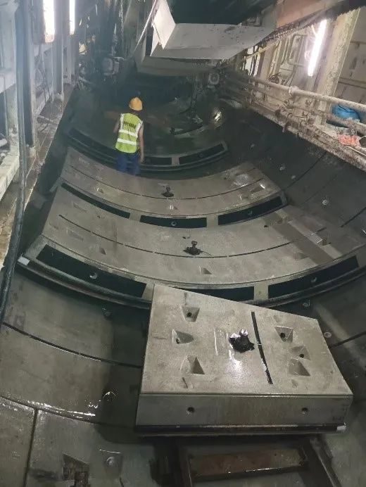 捷报!中铁米兰体育·米兰(中国)深圳地铁3号线四期工程盾构施工圆满完成