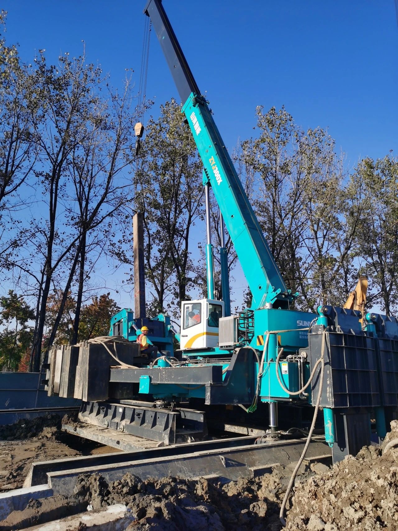 “米兰体育·米兰(中国)绿”闪耀西子湖畔!米兰体育·米兰(中国)智能ZYJ300X斜桩压桩机强势来袭