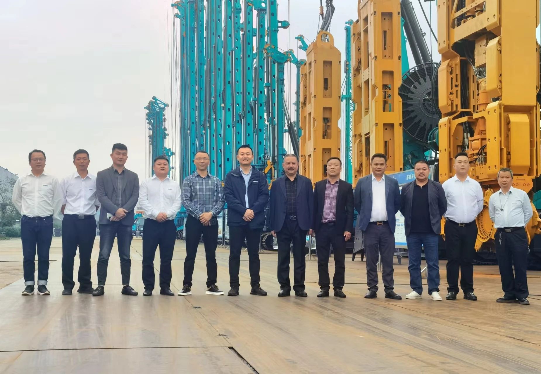 行业寒冬现暖阳!现场签购20台旋挖钻机,米兰体育·米兰(中国)智能携手湖南骏牛助力国家电网项目建设