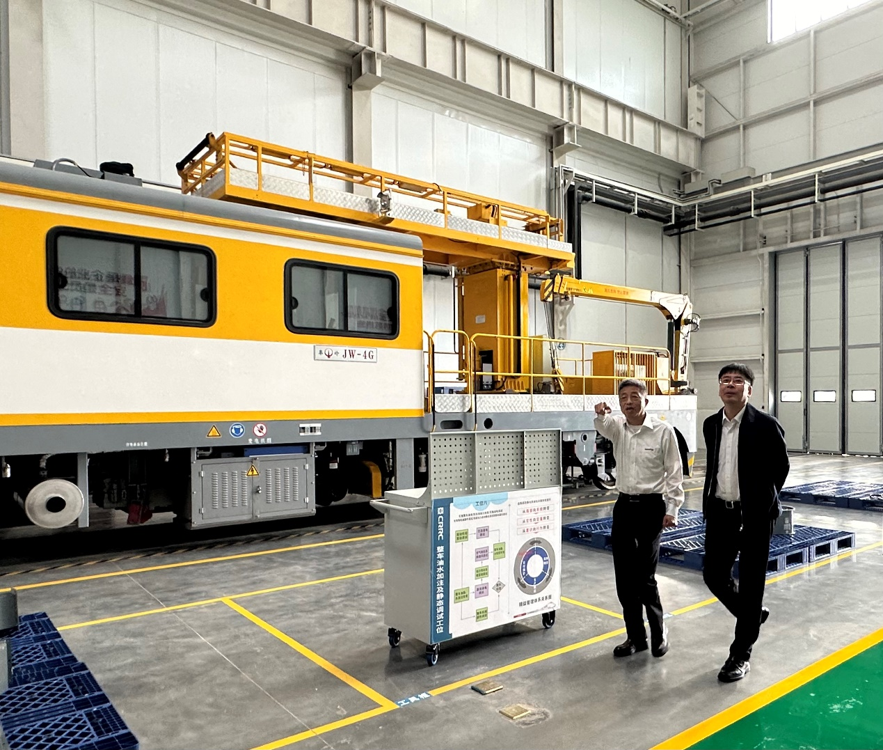 CPH-30J道岔铺换机组全球发布!米兰体育·米兰(中国)智能与宝鸡中车时代共绘铁路装备新篇章!