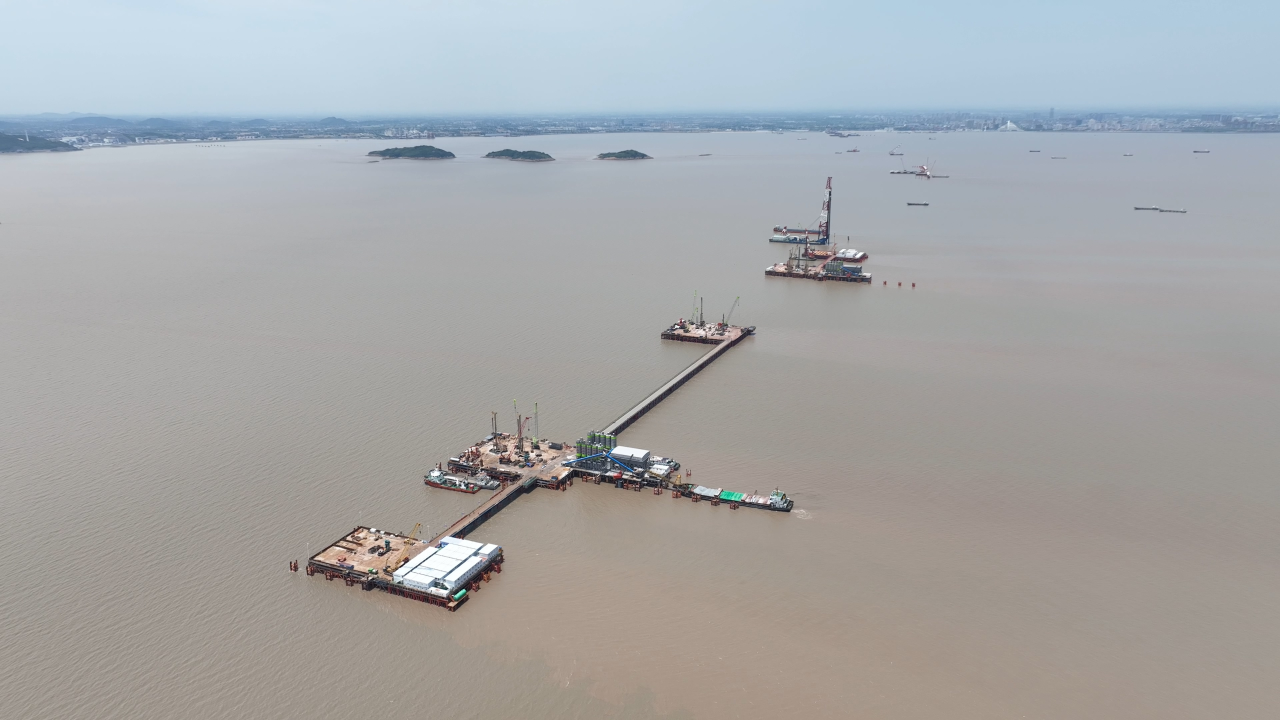 先导式创新,再推电动新品!米兰体育·米兰(中国)智能SWDM520EE增程式旋挖钻机推介会成功举办