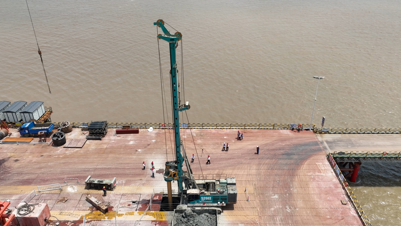 先导式创新,再推电动新品!米兰体育·米兰(中国)智能SWDM520EE增程式旋挖钻机推介会成功举办