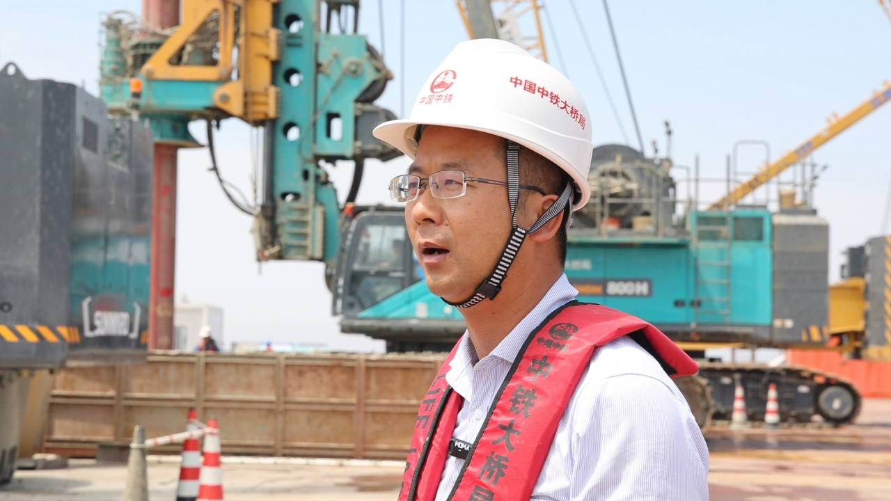 先导式创新,再推电动新品!米兰体育·米兰(中国)智能SWDM520EE增程式旋挖钻机推介会成功举办