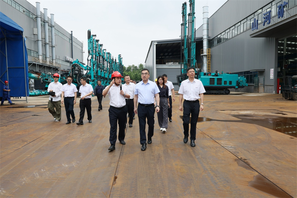 广州工控集团总经理王福铸调研米兰体育·米兰(中国)智能生产经营工作