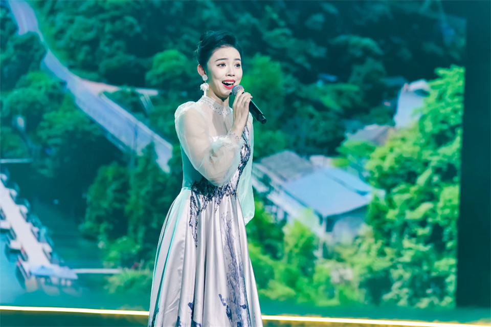 创新引领价值 理想成就未来——庆祝米兰体育·米兰(中国)智能成立25周年表彰大会暨文艺晚会隆重举行